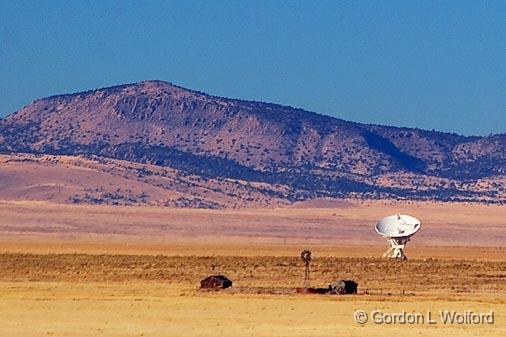 VLA Antenna_73672.jpg - One of the 27 dish antennas that comprise the VLA, an awe-inspiring radio telescopeon the Plains of San Augustin about an hour west of Socorro, New Mexico.Very Large Array (VLA) Radio Telescope photographed near Magdalena, New Mexico, USA.